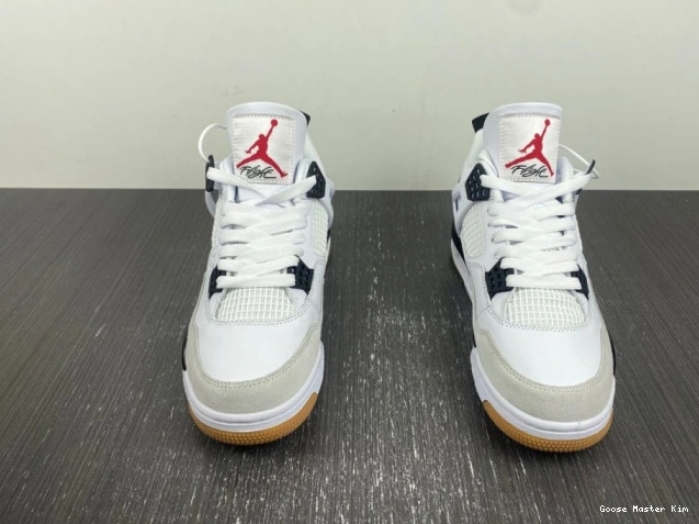 DR5415-100 x 4 Nike SB Jordan Air 0703